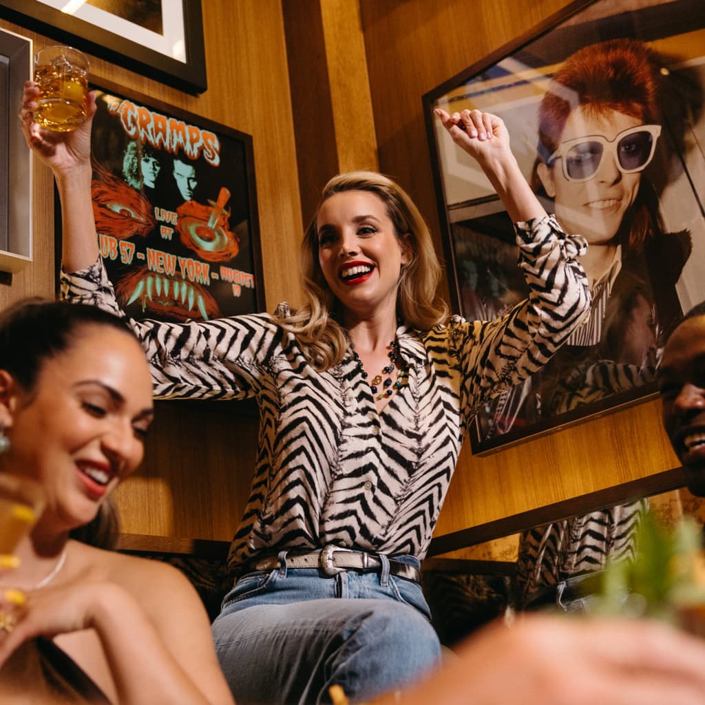 Luckleys Tavern & Grill Friends