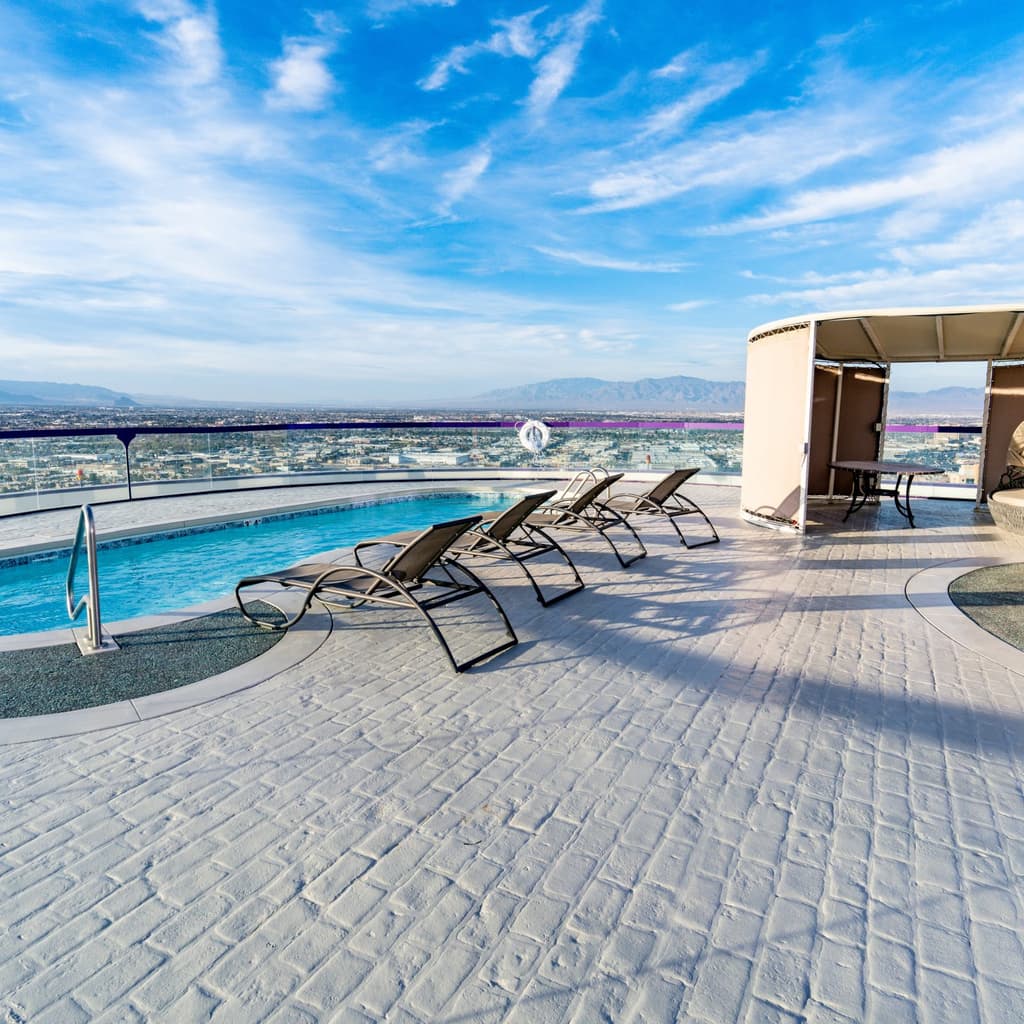 Private Pools for Presidential and Chairman Suites